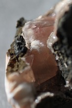 レッドカルサイト「希望の燈」Calcite × Mesolite ◇ 天然石・鉱物・パワーストーン・原石 | st00396