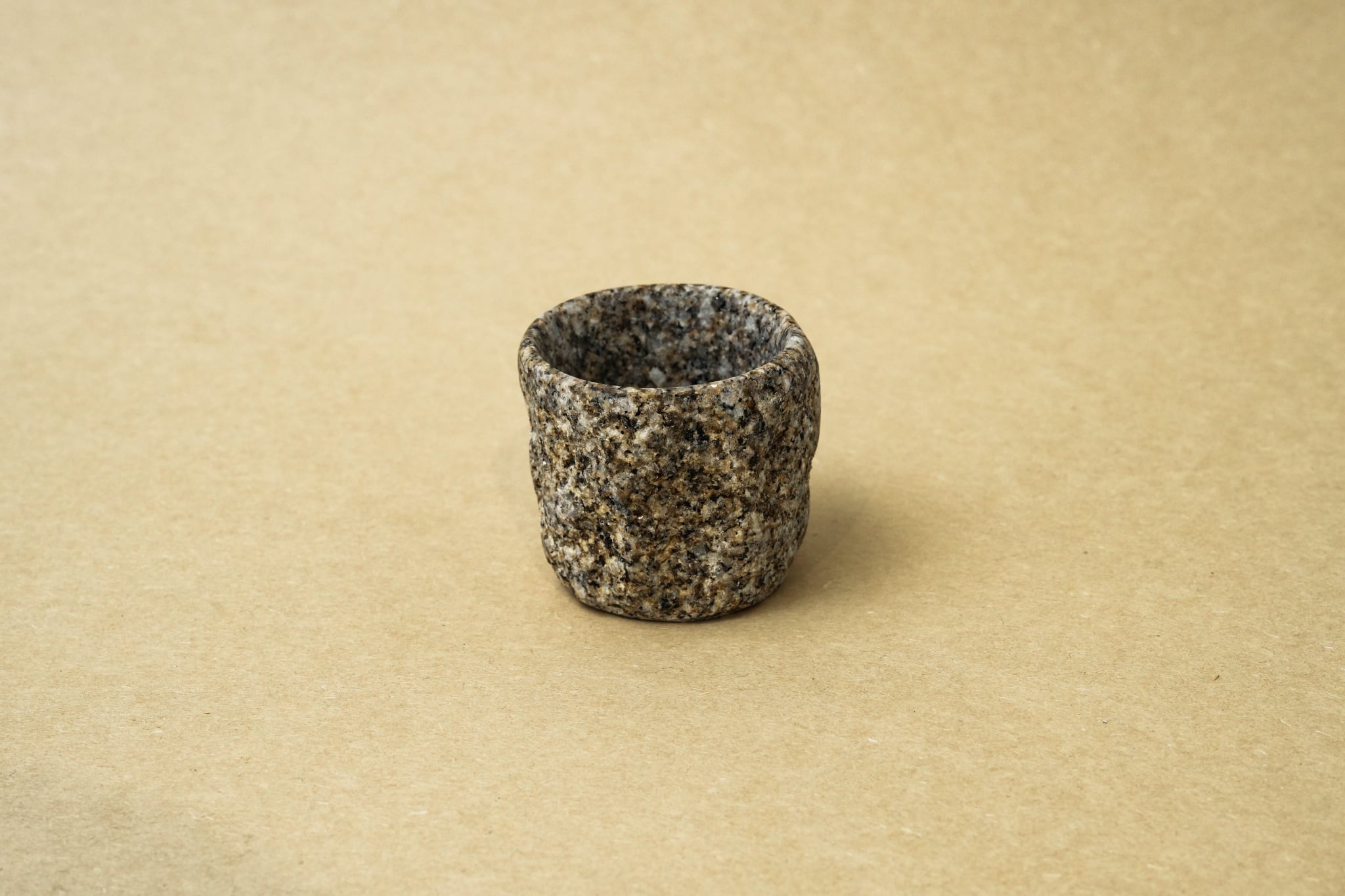 石のお猪口 | INASE 石工がつくる、石の作品