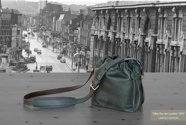 Overseas Sales_Photographer's Bag「After the rain London 1975」Full Horsehide Leather【British Green】