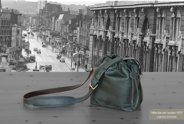 Overseas Sales_Photographer's Bag「After the rain London 1975」Full Horsehide Leather【British Green】