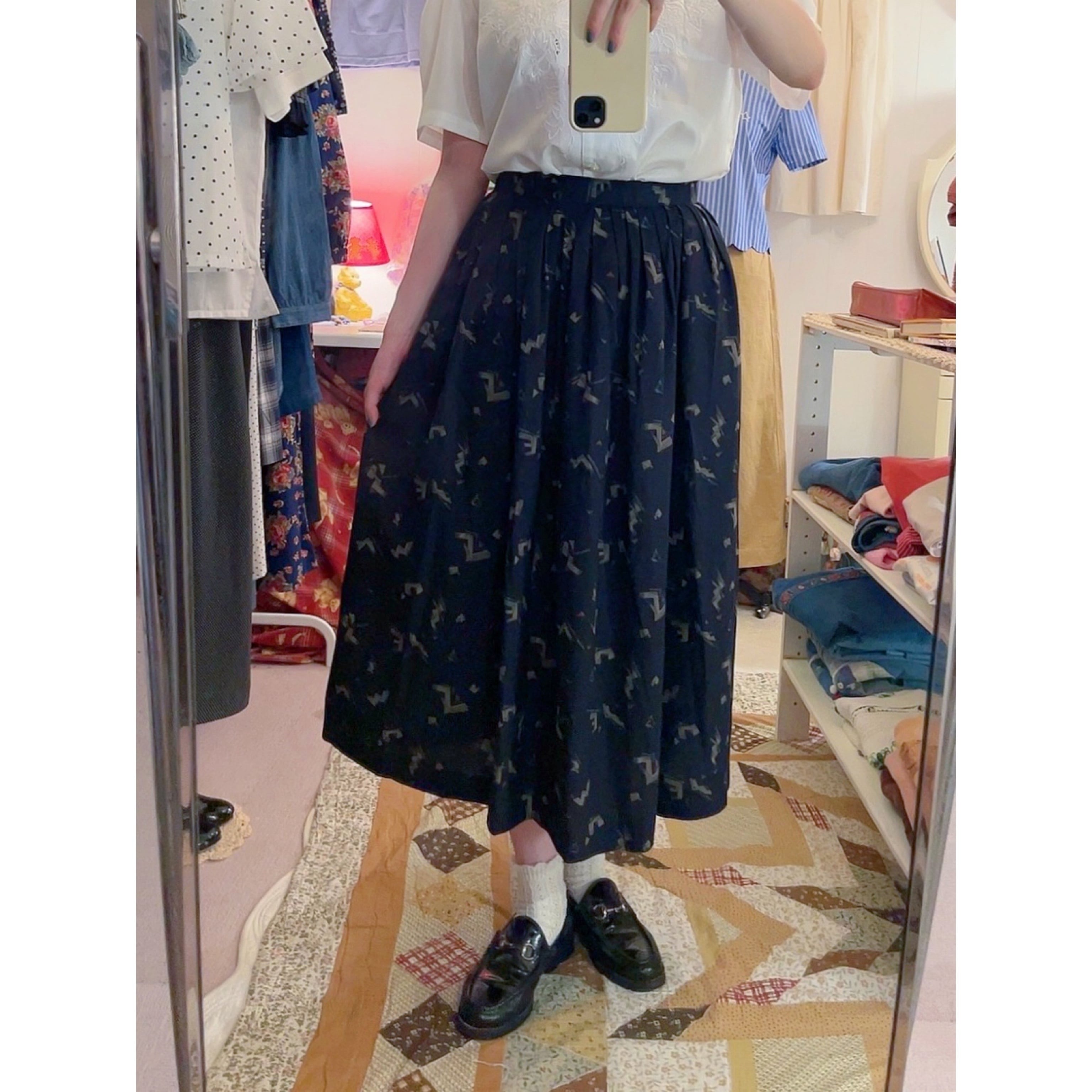 geometric pattern tuck skirt
