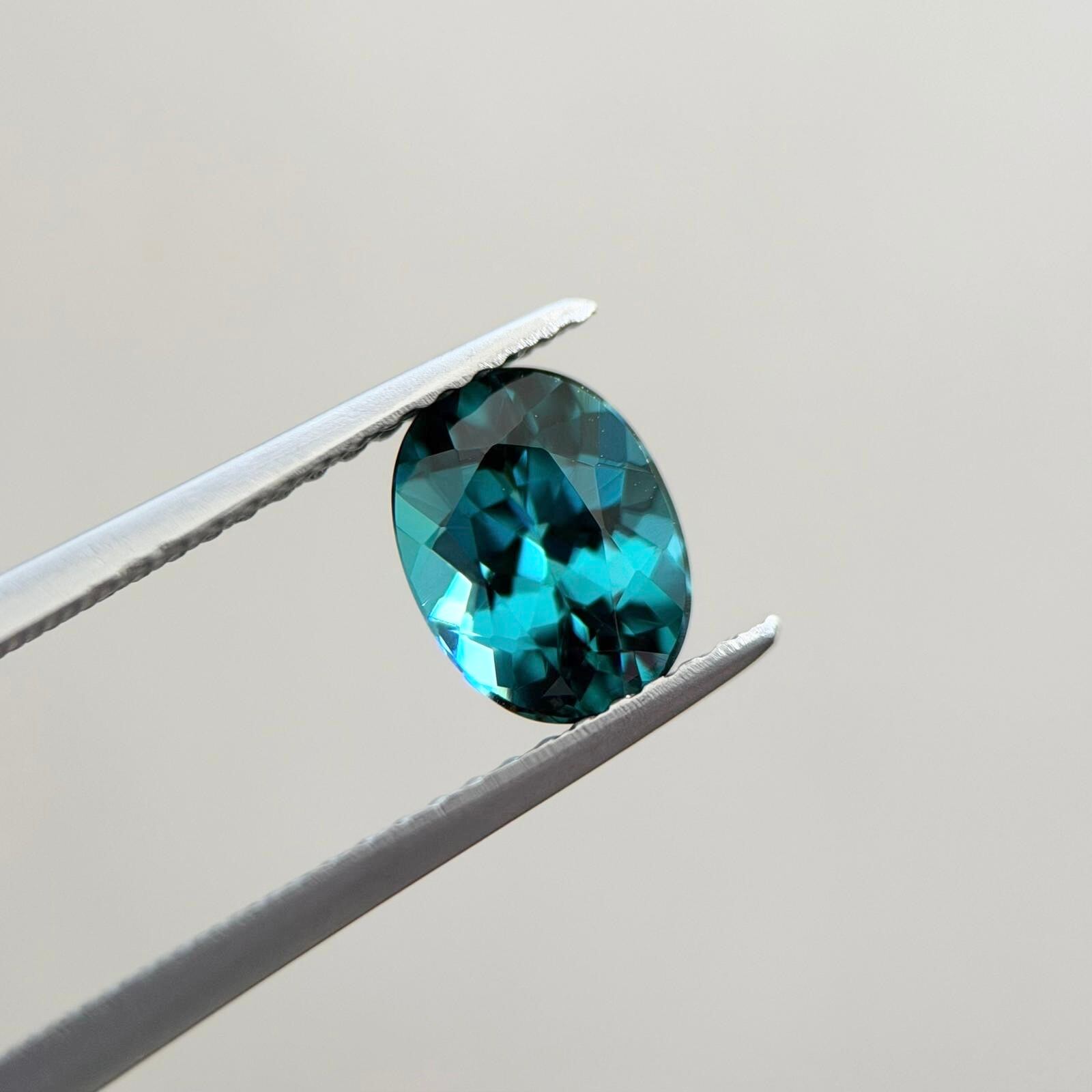インディコライトトルマリン 7.8x5.8mm, 1.26ct, ナミビア産 | ROSWAY