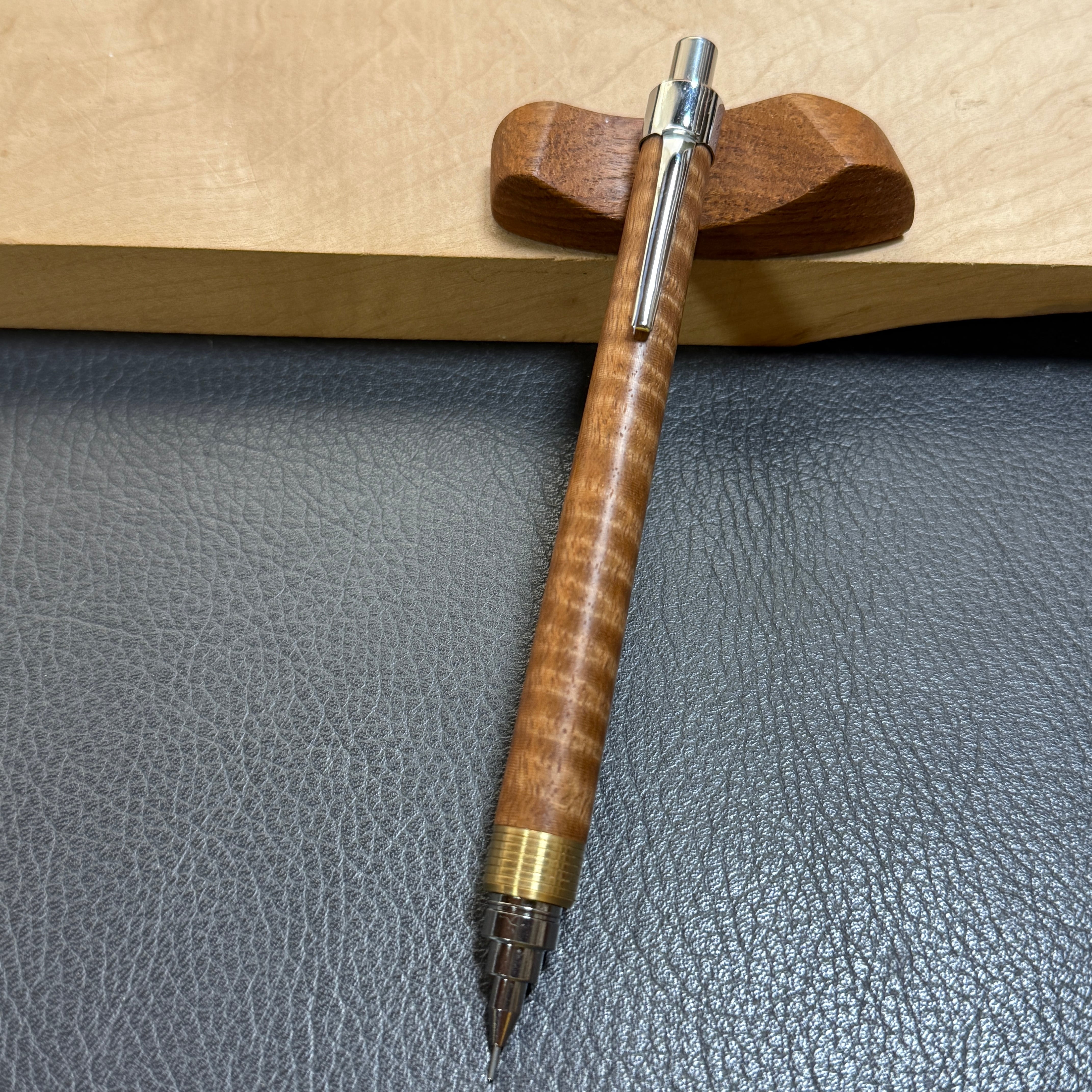 68タモサバ杢木製シャーペン　強低重心ミニソフトタイプ　ステンレス 134タモ縮杢・波杢スタビ 木製シャーペン 最強低重心 ステンレス