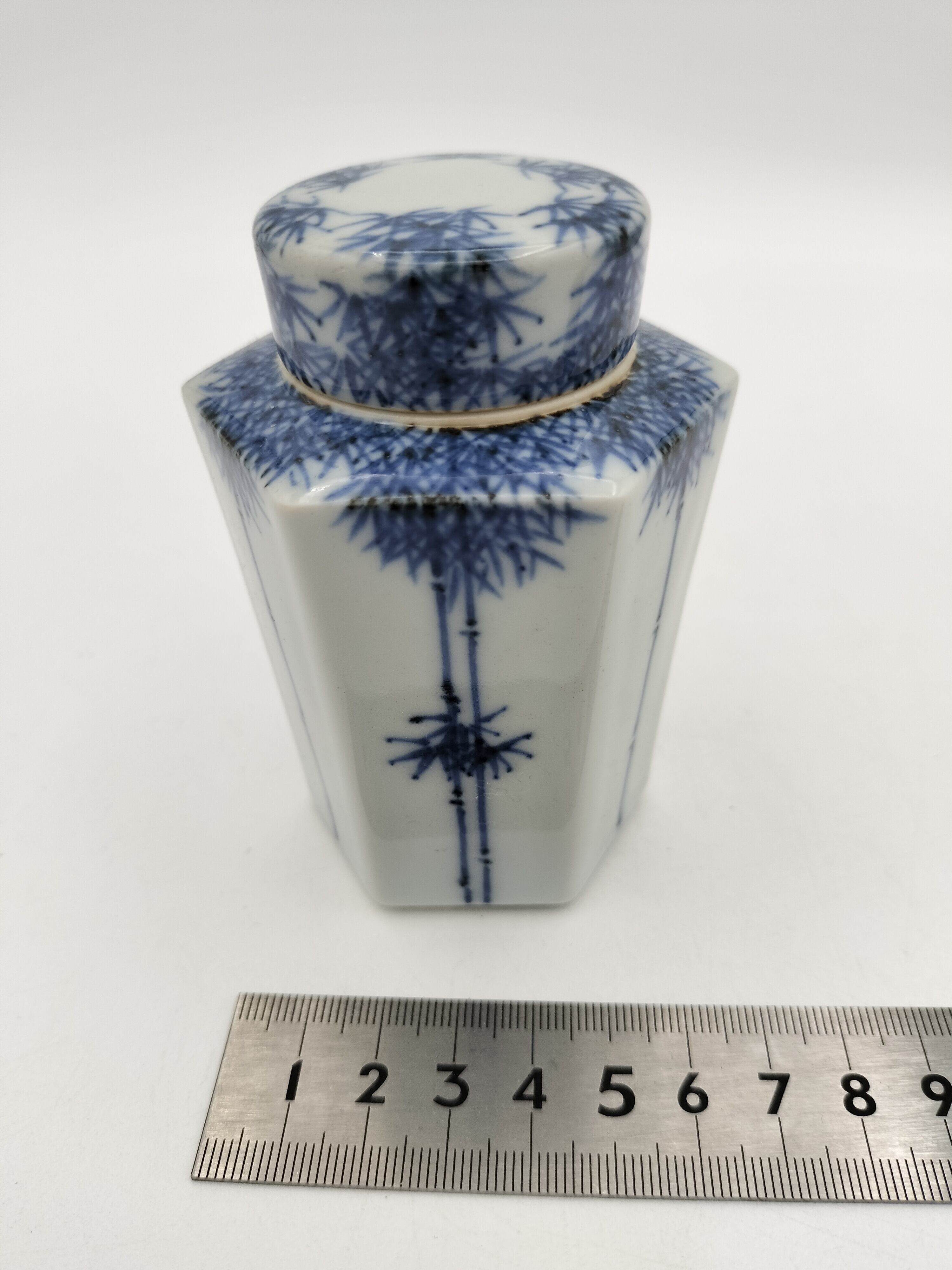 茶道具　平安和峰作　染付　花草神獣文　手桶茶入　共箱　V　9485 出物】煎茶道具 茶入 染付 竹林 平安春峰 a953 | 有限会社いとお