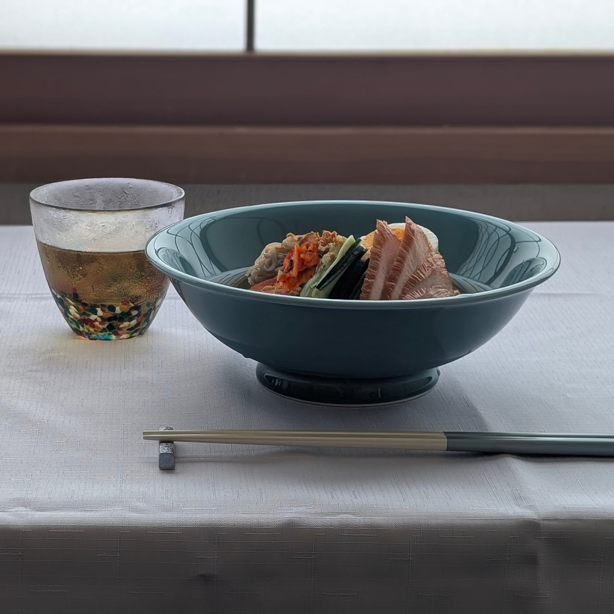 青磁 7寸反りめん丼 | 和食器通販ショップ 貴好人｜有田焼・波佐見焼