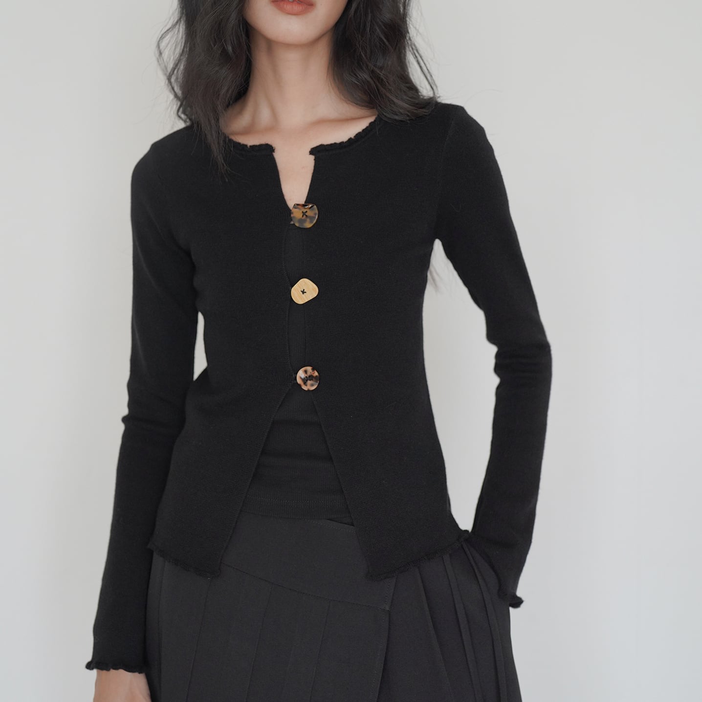 Design button knit cardigan S346