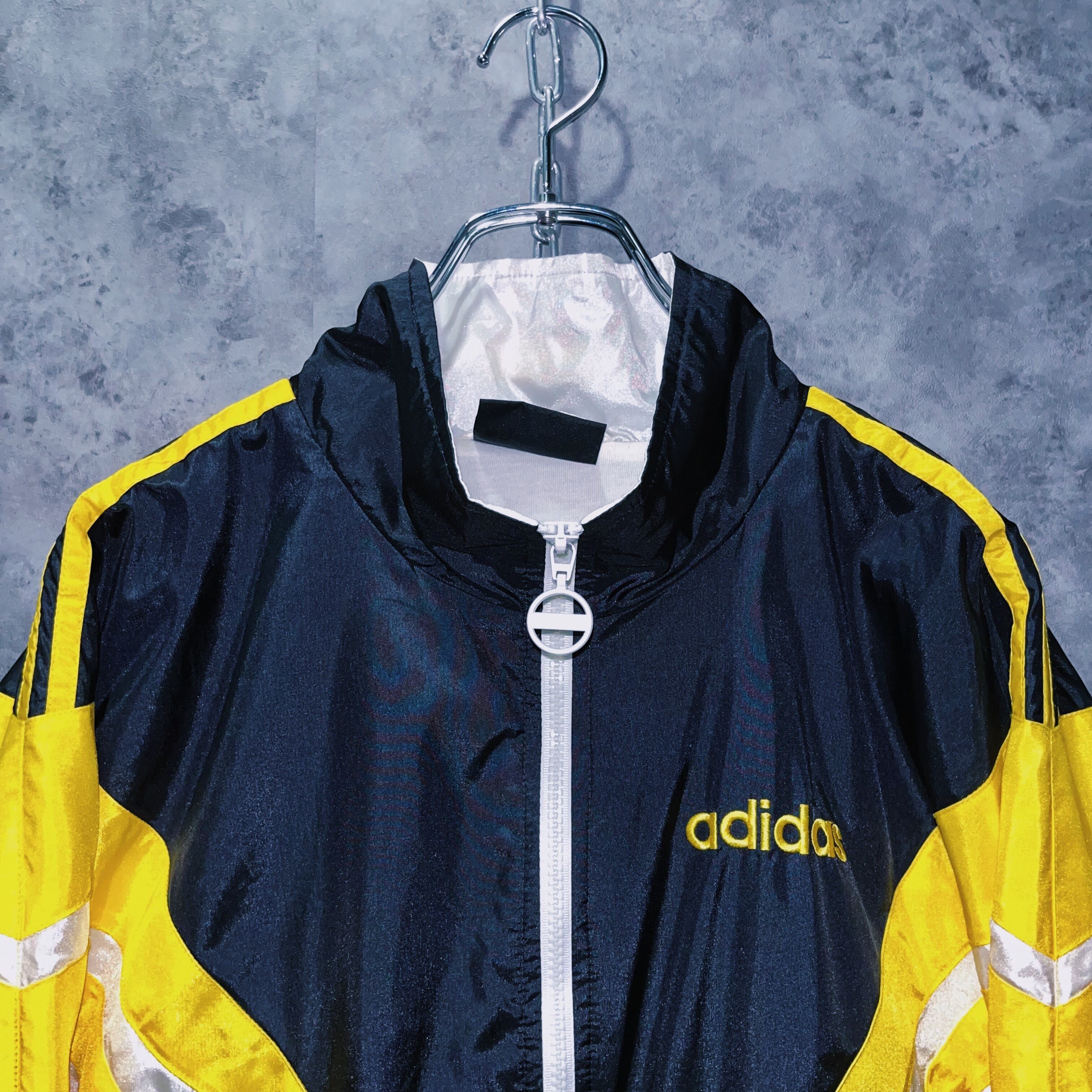 doppio】90's vintage “adidas” switching color design Nylon track