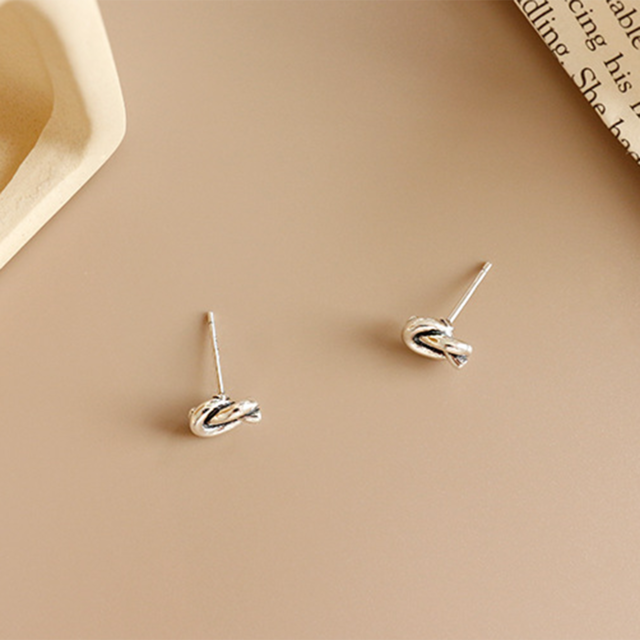 Knot Pierce