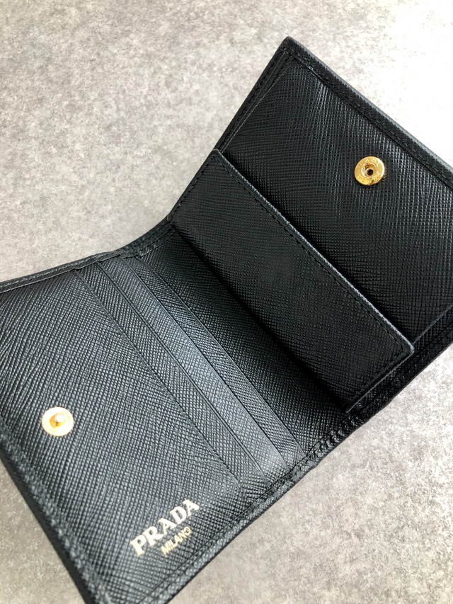 PRADA プラダ 財布 ブラック トライアングルロゴ レザー 二つ折り vintage ヴィンテージ オールド 86n5x7