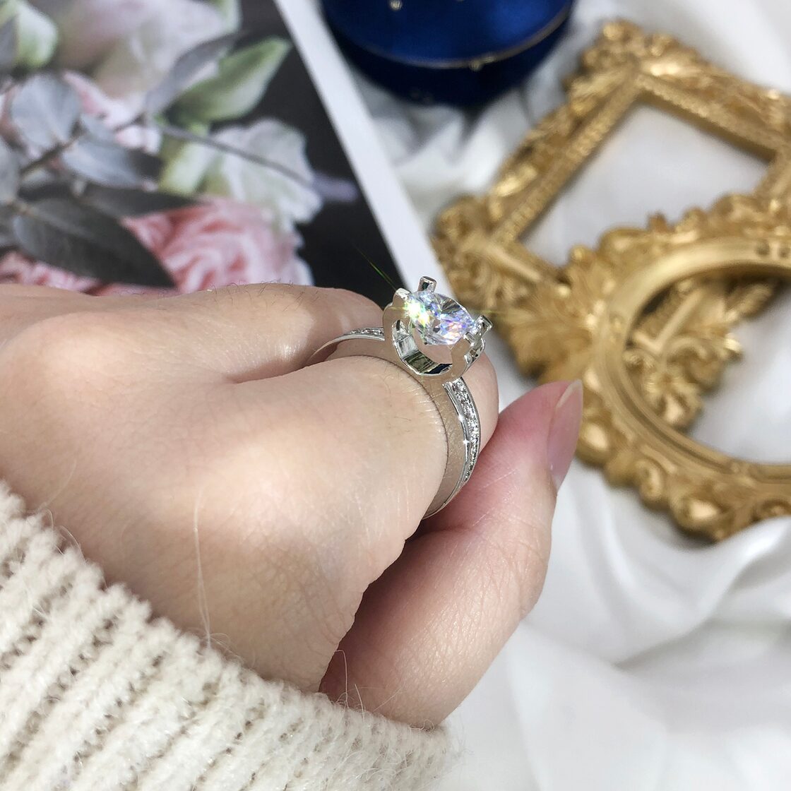 送料無料 ZHOUYANGリング女性シンプル4爪ラウンドカットキュービック 