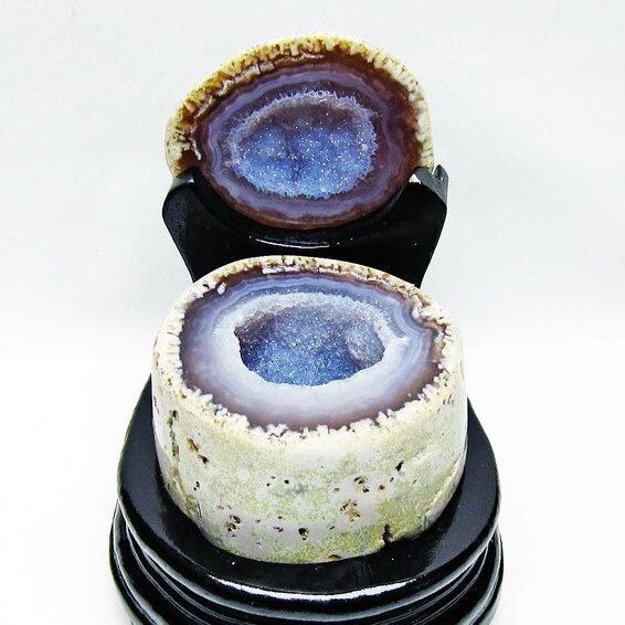 トレジャーメノウ アゲート 台座付属 原石 置物 一点物 175-1399