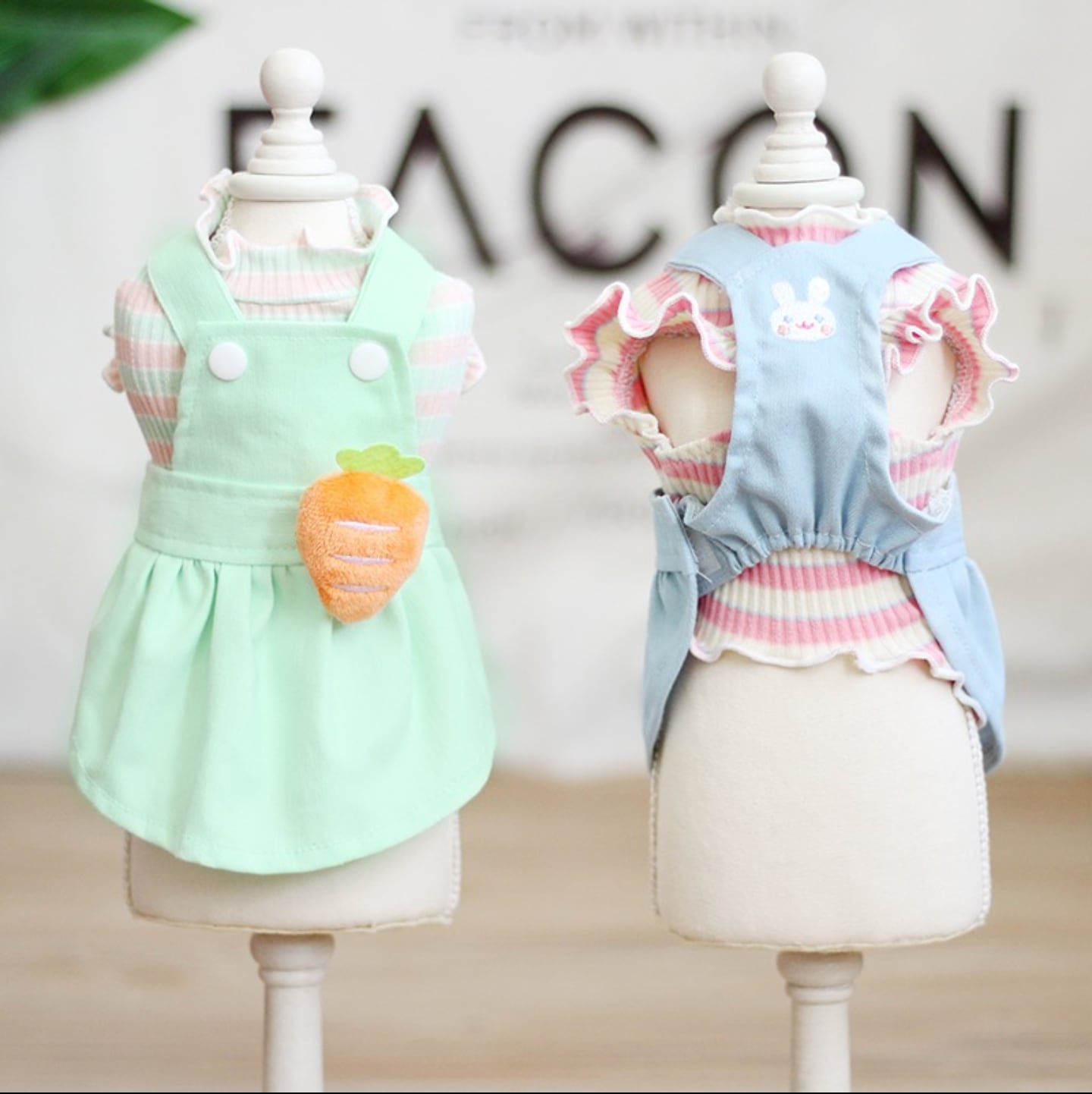 ドッグ 犬 中型犬 小型犬 フレブル チワワ パグ ヨークシャテリア Mダックス ヨークシャー ドッグウェア ドレス スカート エプロン オーバーオール フレア セミフレア タイト スリム 細身 ストレート 切り替え うさぎ かわいい シンプル カジュアル レトロ ラフ 個性的 ラブリー キュート ガーリー 春 夏 秋 ロングシーズン 女の子 成犬 子ども デート お出かけ アウトドア キャンプ パーティー イベント リゾート 旅行 レストラン 公園 休日 ホテル ガーデン レストラン ショッピング 散歩