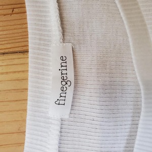 【USED】finegerine 白カットソー　かわいい　冬コーデ　美品