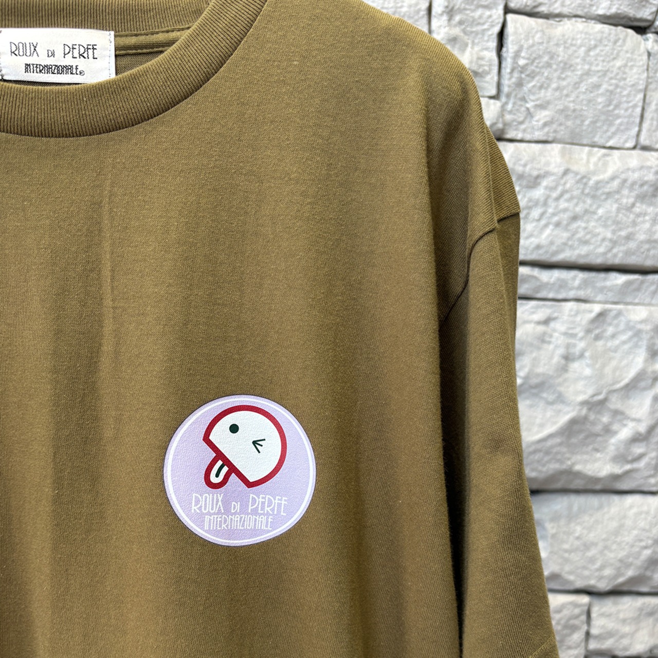 胸・袖プリントTシャツ
