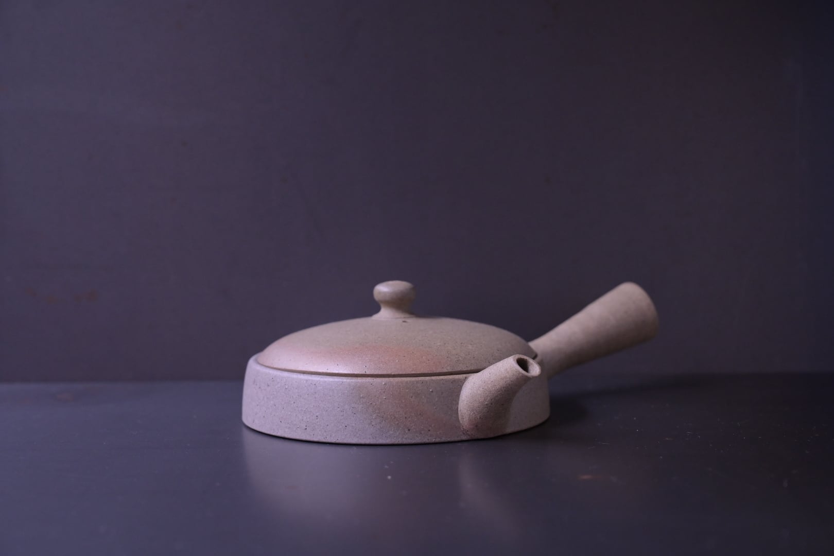 伊藤成二 白泥 極平型急須（中） | 鎌倉倶楽部 茶寮