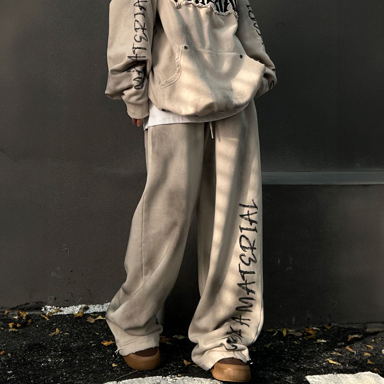 ダメージロゴドロップスウェットパンツ 2col R00663