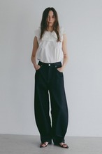 MANOF RUFFLE COLLAR BLOUSE 2色展開
