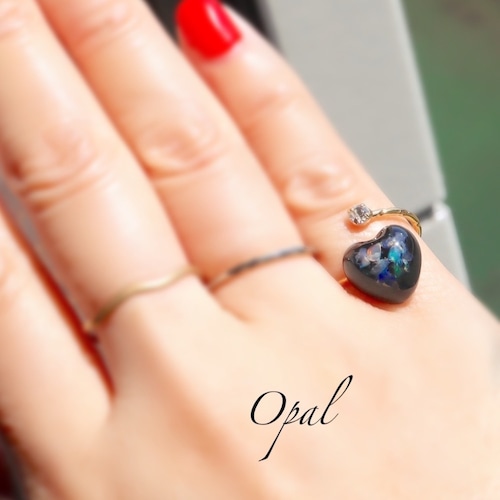 Opal オパール ハート ブラック レジン リング 真鍮  ゴールドバンド フリーサイズ 天然石 レジン