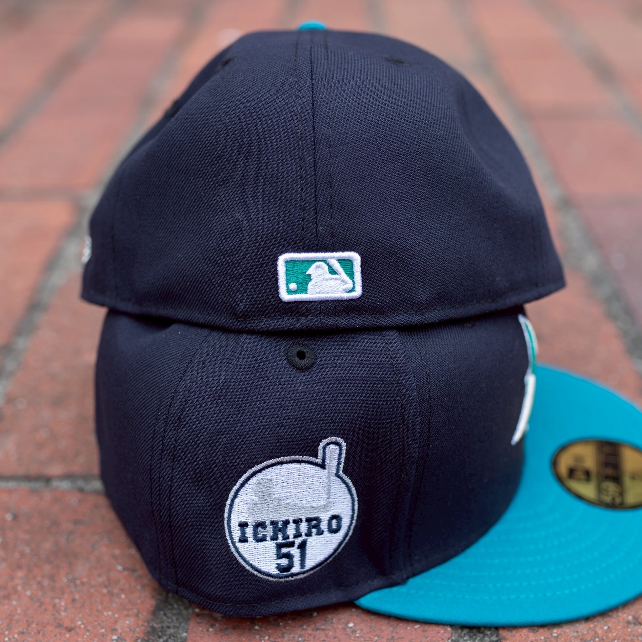 CAPMANIA Exclusive SEATTLE MARINERS Turn Ahead The Clock Logo