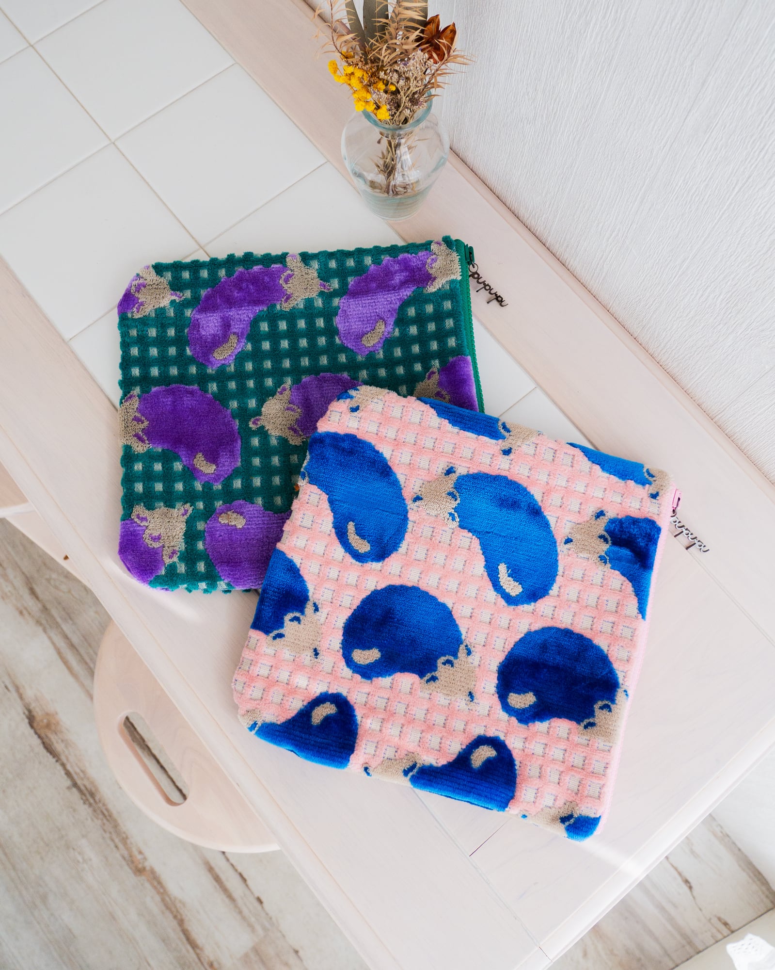 茄子のジャカードポーチ