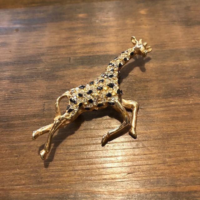 Vintage brooch giraffe 　ストーンブローチ キリンモチーフ　ゴールドカラー ヴィンテージ /1220214