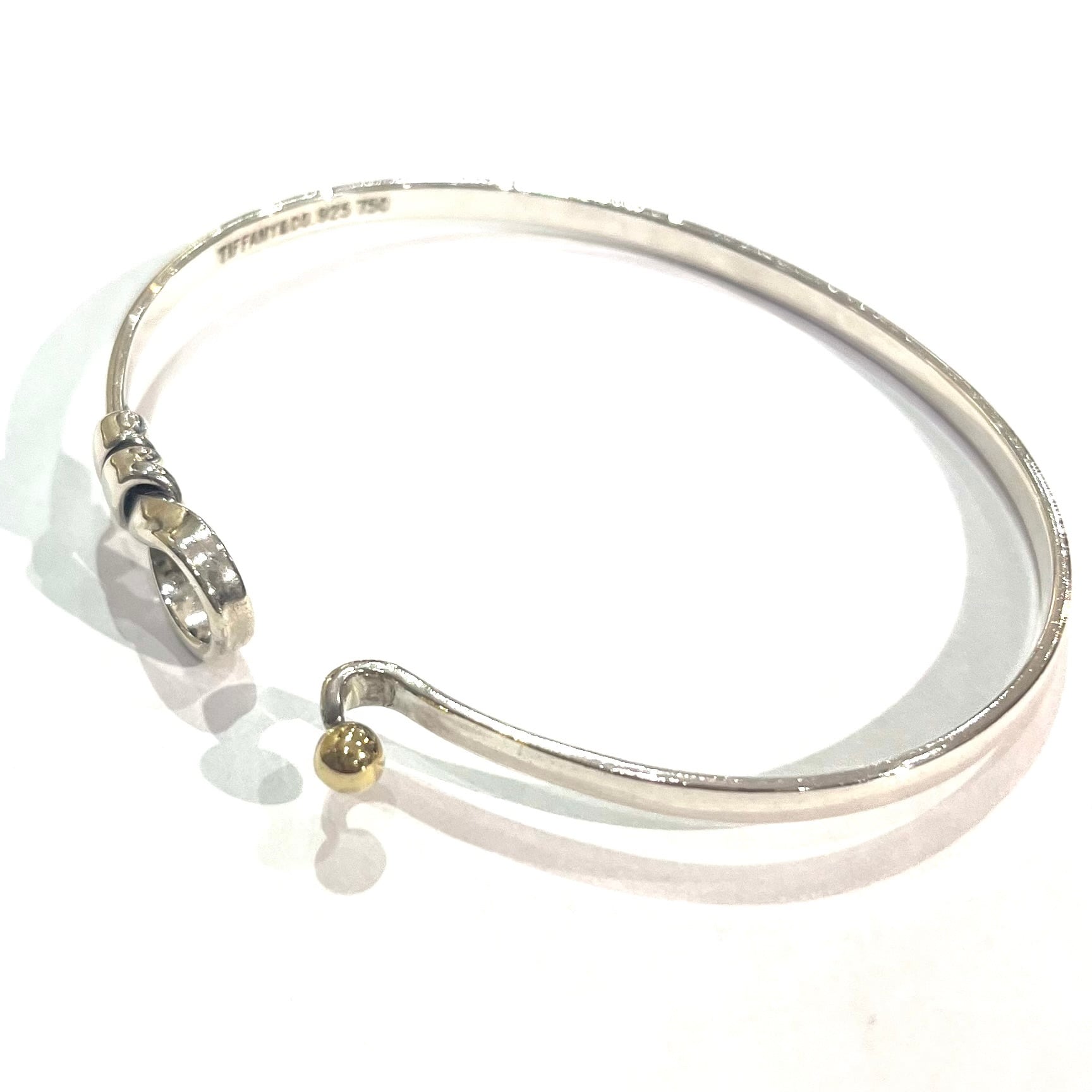 TIFFANY&CO.】2111 フックバングル／シルバー925×K18YG／洗練のコンビ