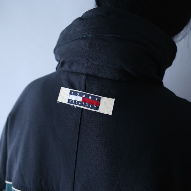 "TOMMY HILFIGER" 3-tone good coloring over silhouette mountain jacket