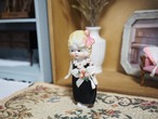 ブラックワンピースの女の子　ジャパンビスク 画像3