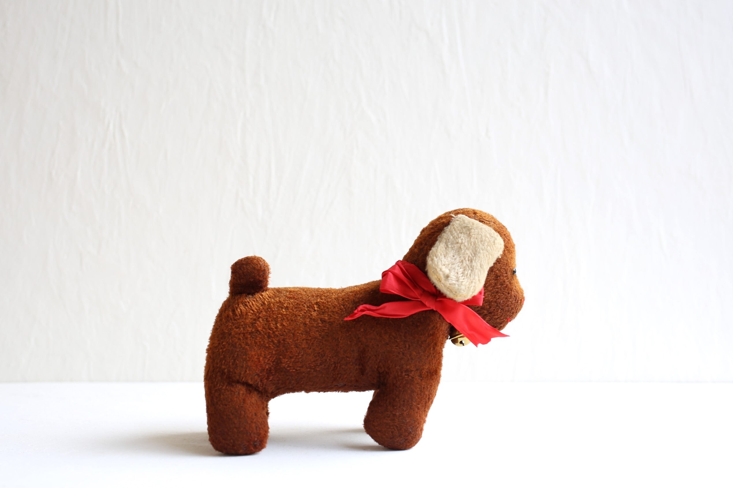フランスアンティーク犬のぬいぐるみ赤茶色 フランス アンティーク ヴィンテージ ぬいぐるみ つぶらな瞳の赤茶色の