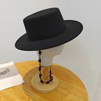 Faux wool flat top hat with red stud chain (ME115)