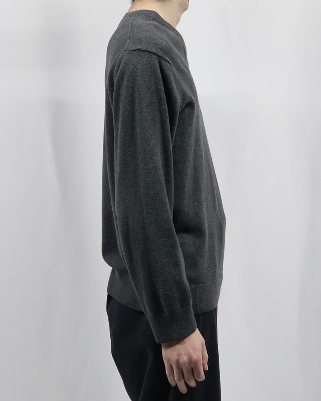 v-neck gray knit