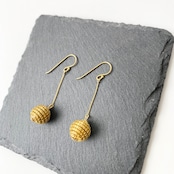 【ビオジュエリー】 黄金の草 カッピンドウラード ビオジュエリー ピアス&イヤリング スパイラルボール シングルチェーン ショート