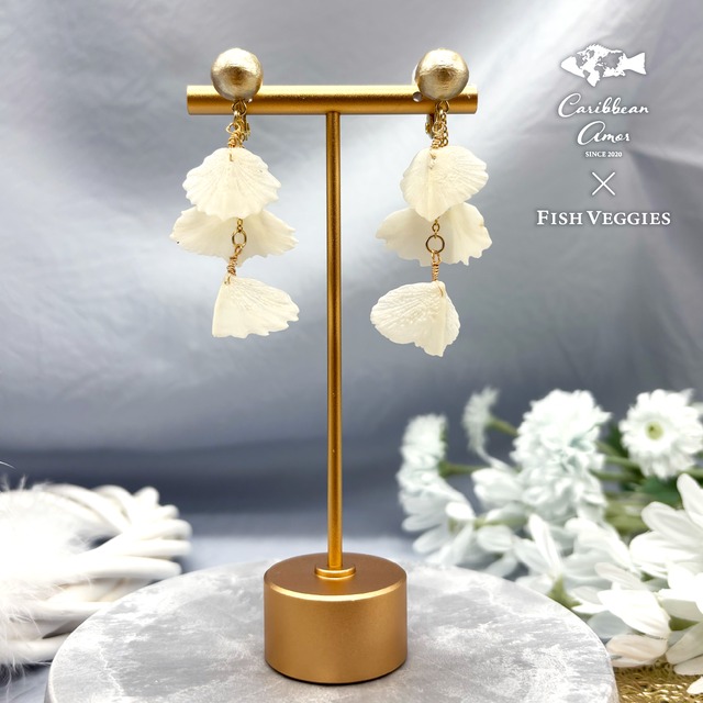 チョウザメ鱗３連イヤリング