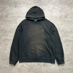 NIKE SMALL SWOOSH EMBROIDERED HOODIE SIZE L (USED)