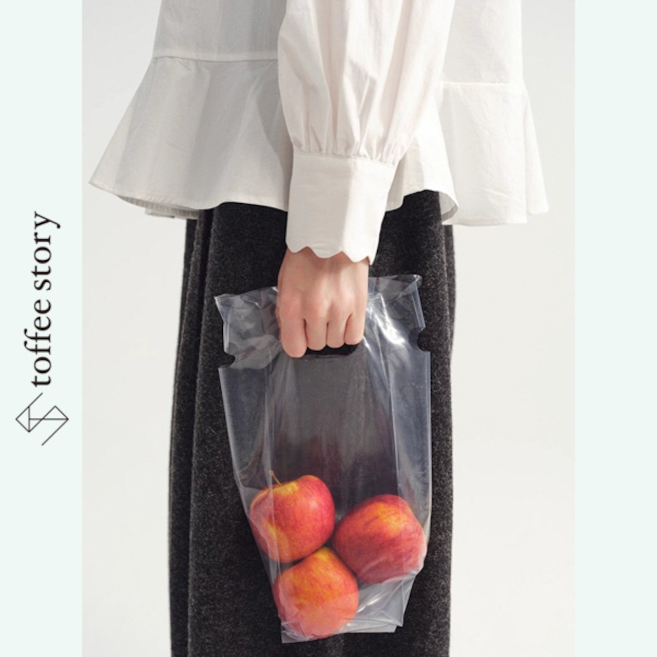 綿雪の朝に咲く、花びらブラウス《P0312》