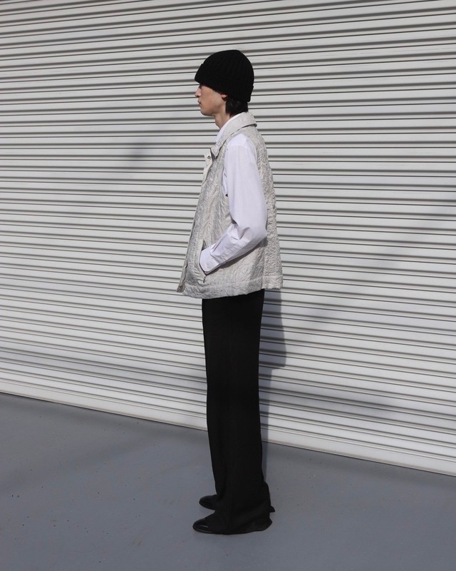 All-over pattern high neck vest