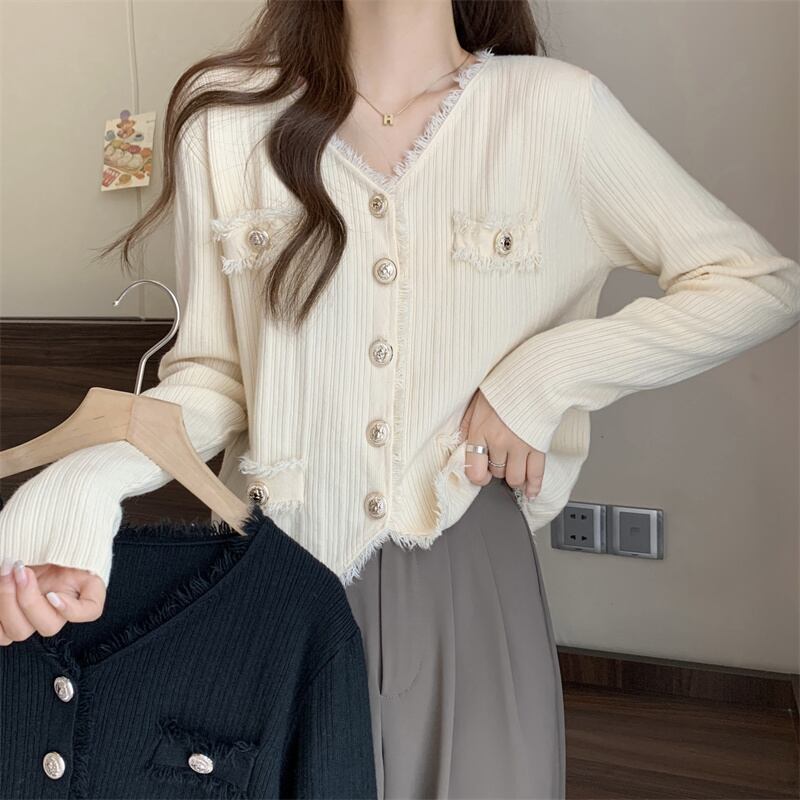 トップス レディース カーディガン L XL 2XL 3XL 4XL 大きいサイズ 長袖 Vネック タイト 細身 ストレート ポケット ボタン ファー かわいい 大人可愛い きれいめ シンプル カジュアル 上品 エレガント 清楚 おしゃれ 綺麗 お嬢様 キュート ガーリー 個性的 華やか 無地 通勤 学生 通学 デート お出かけ 女子会 パーティー イベント カフェ巡り 街歩き アプリコット ブラック 春 秋 10代 20代 30代 ママ 韓国系 着回し 普段使い コーデ モテ トレンド 流行 送料無料