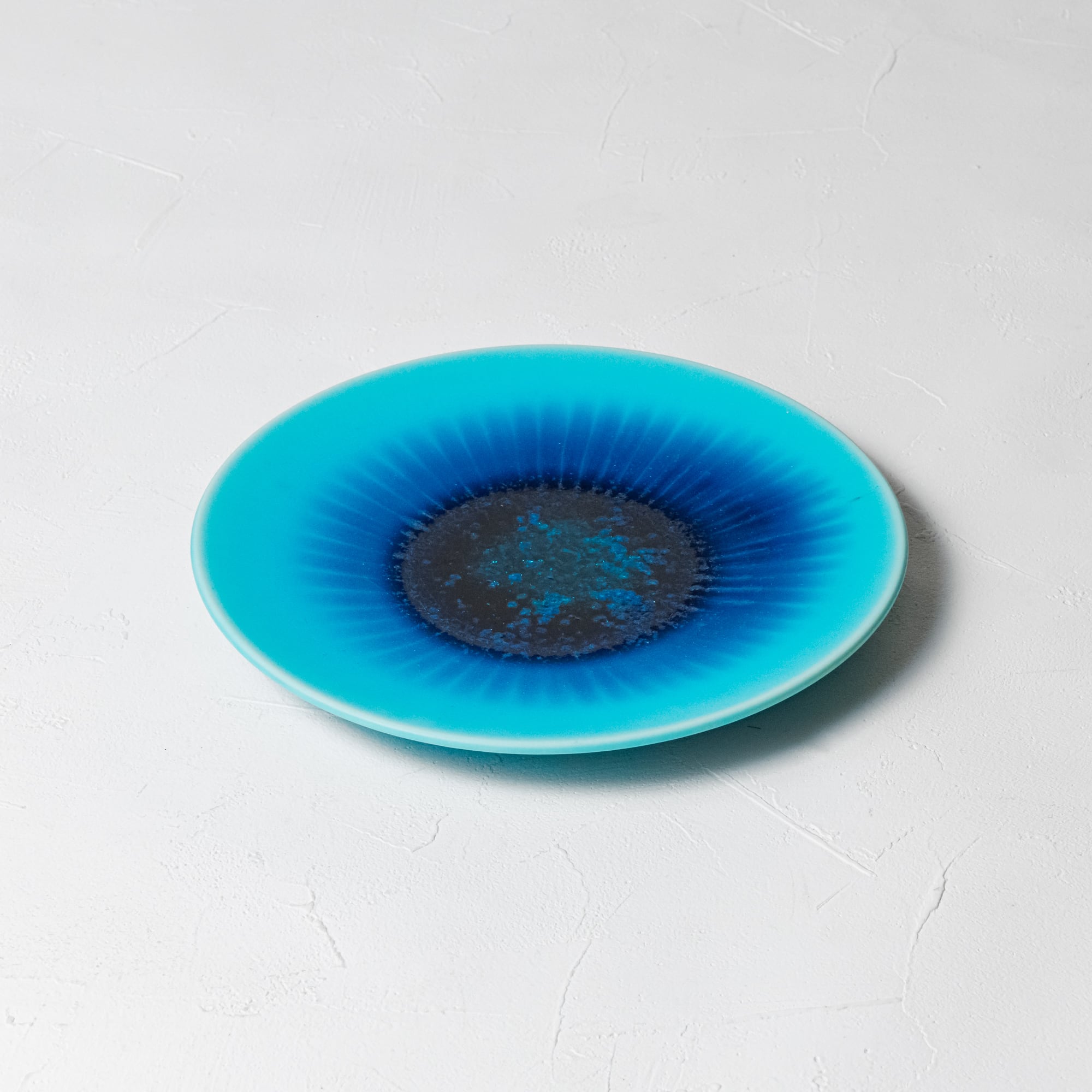 和田山 真央］藍流しトルコブルー平皿 M ／C8-3 | UTSUWA KESHIKI
