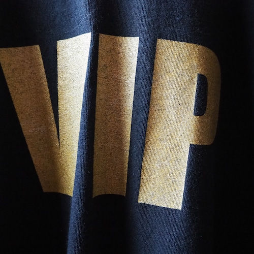 VIP の tee