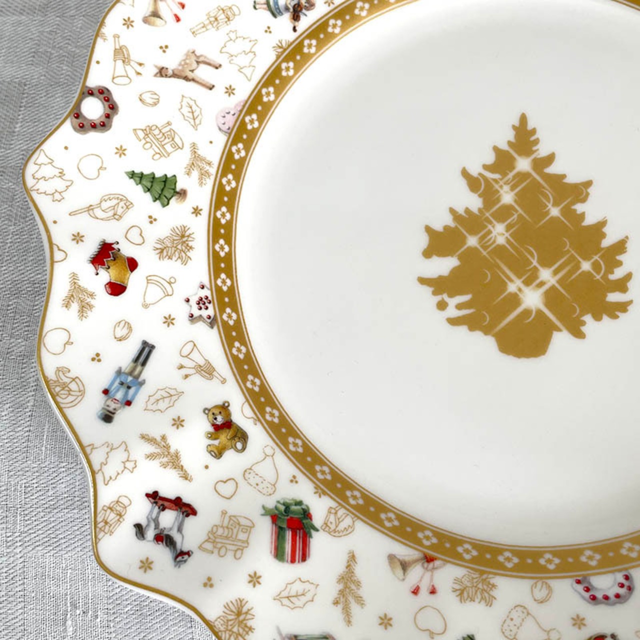 ビレロイ＆ボッホ　ノエル　クリスマス　プレート　ゴールドツリー　箱付き　Toys Delight 12TWdt3