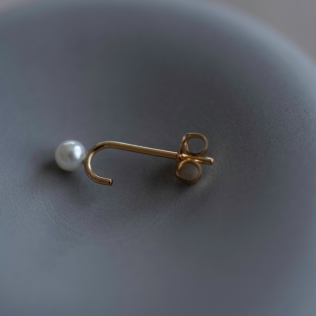 Float 浮遊｜tiny パールピアス