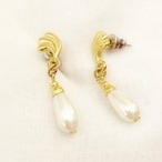 vintage pierce curve-motif & pearl