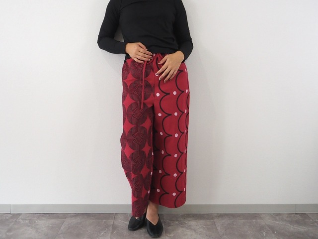 ブロックプリント/総柄のストレートパンツ