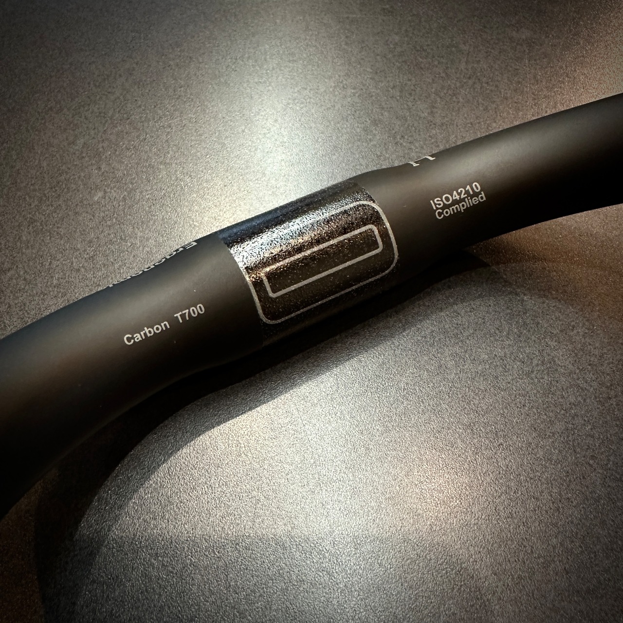 H&H Carbon Handlebar [Ergonomics Midrise]