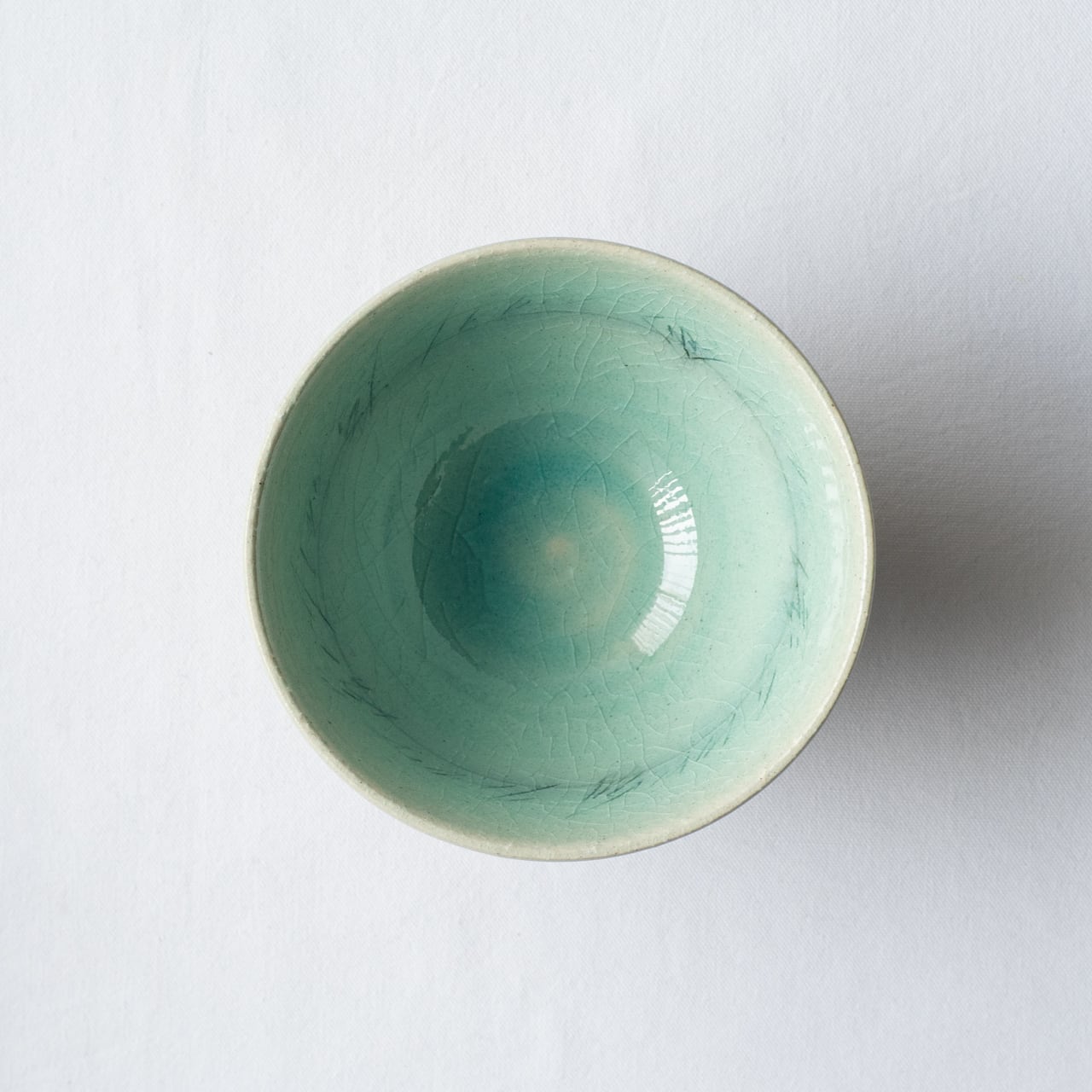線刻のご飯茶碗【水色】 | Kamani | 多治見で営む 美濃焼器のWebショップ