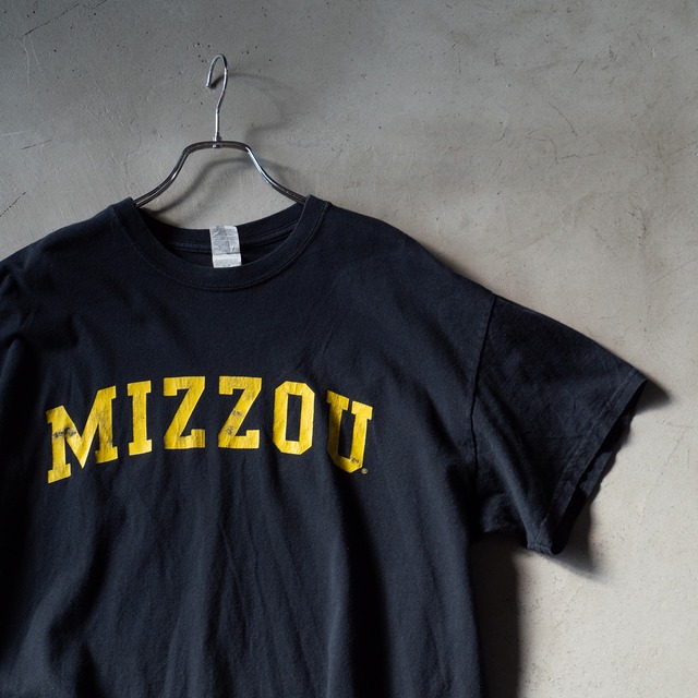 "MIZZOU" used University of Missouri T-shirt