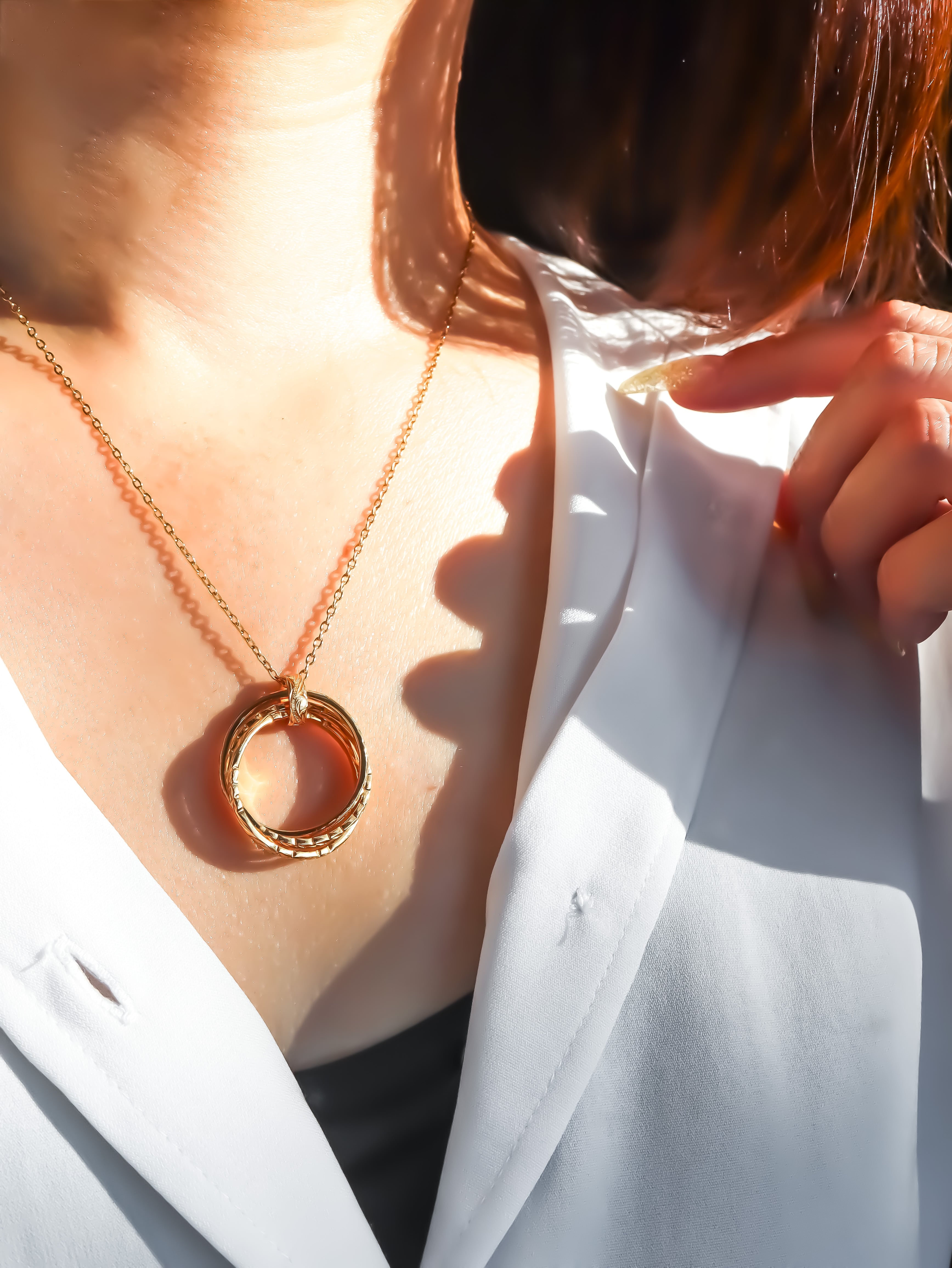 Triple ring GLASS HOLDER necklace | IRIEBEACH