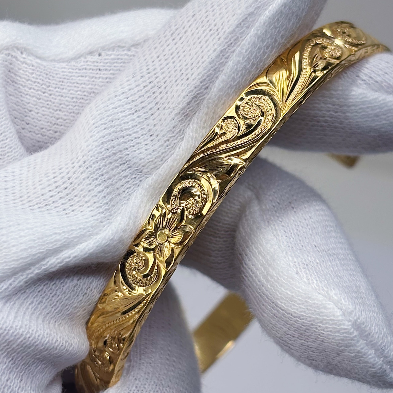 [手彫り]ヘビーウェイトロイヤルハワイアンバングル