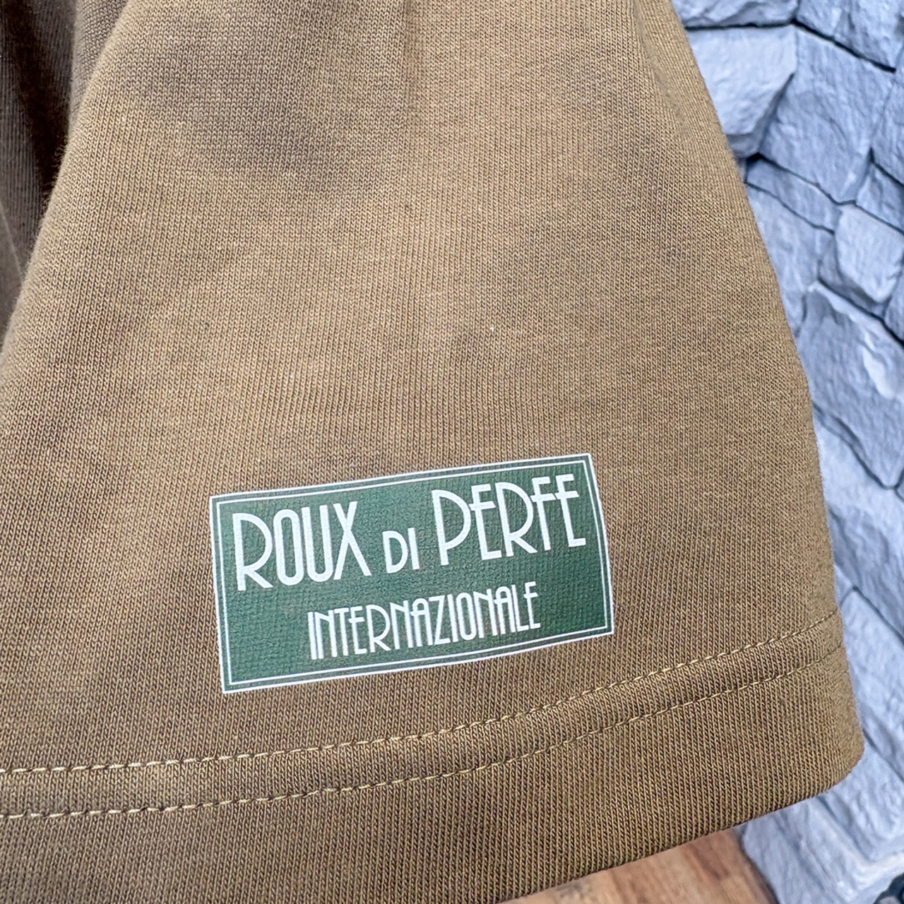 袖プリントTシャツ