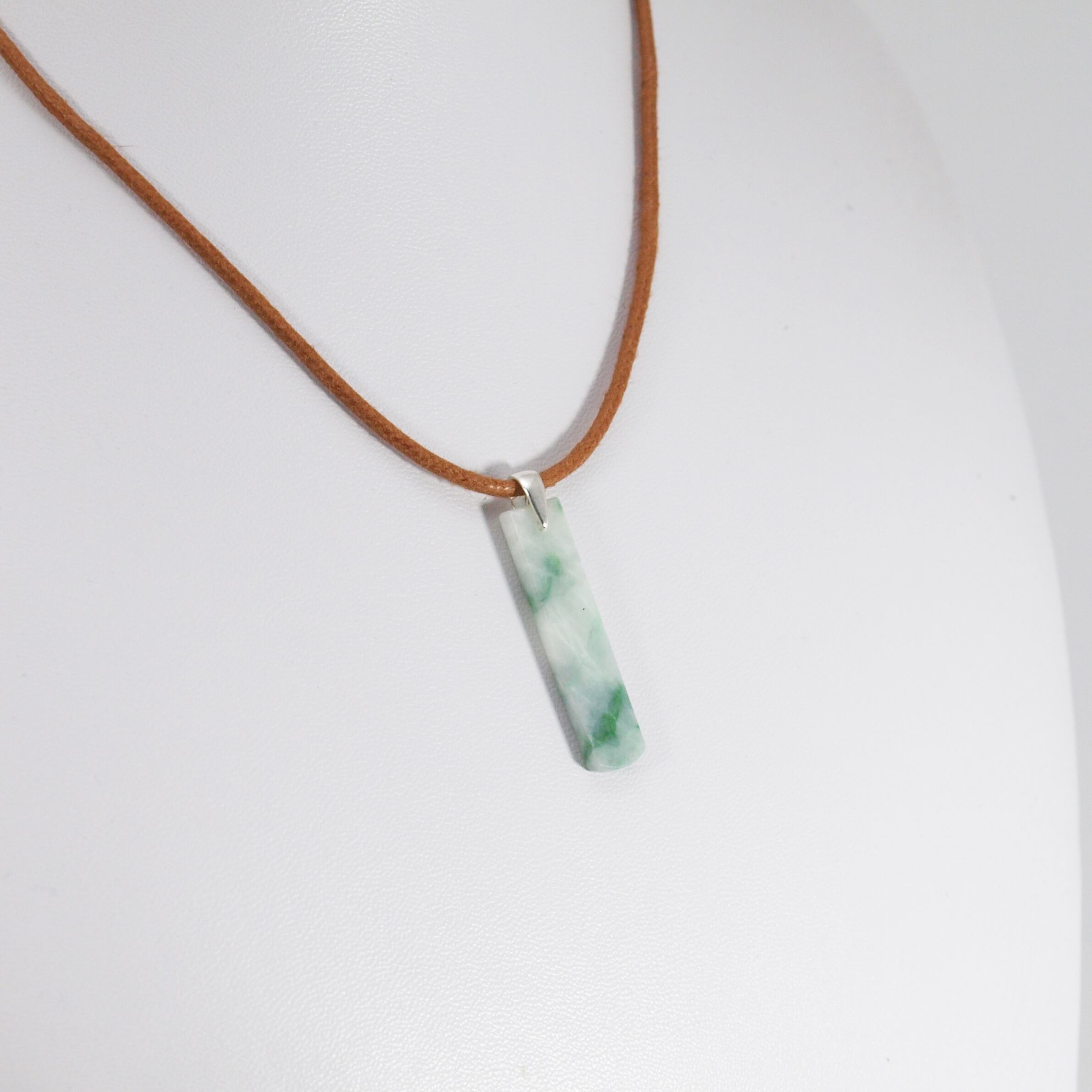 糸魚川翡翠 小滝産 緑 ペンダントトップ 2.0g Itoigaw green Jadeite